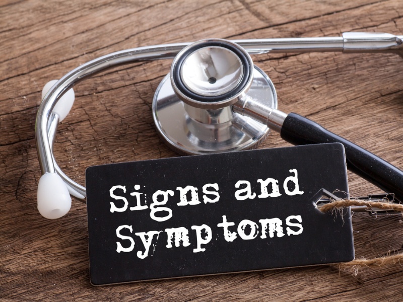 فرق Sign و Symptom چیست؟